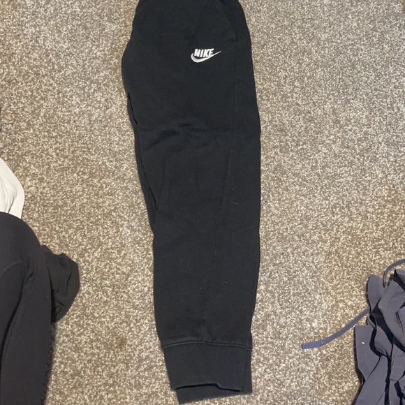 Nike joggers - Picture 2 of 2